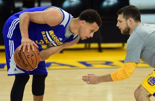 1689065213413042166.jpg CKJ-am1WoAAPAAq.jpg